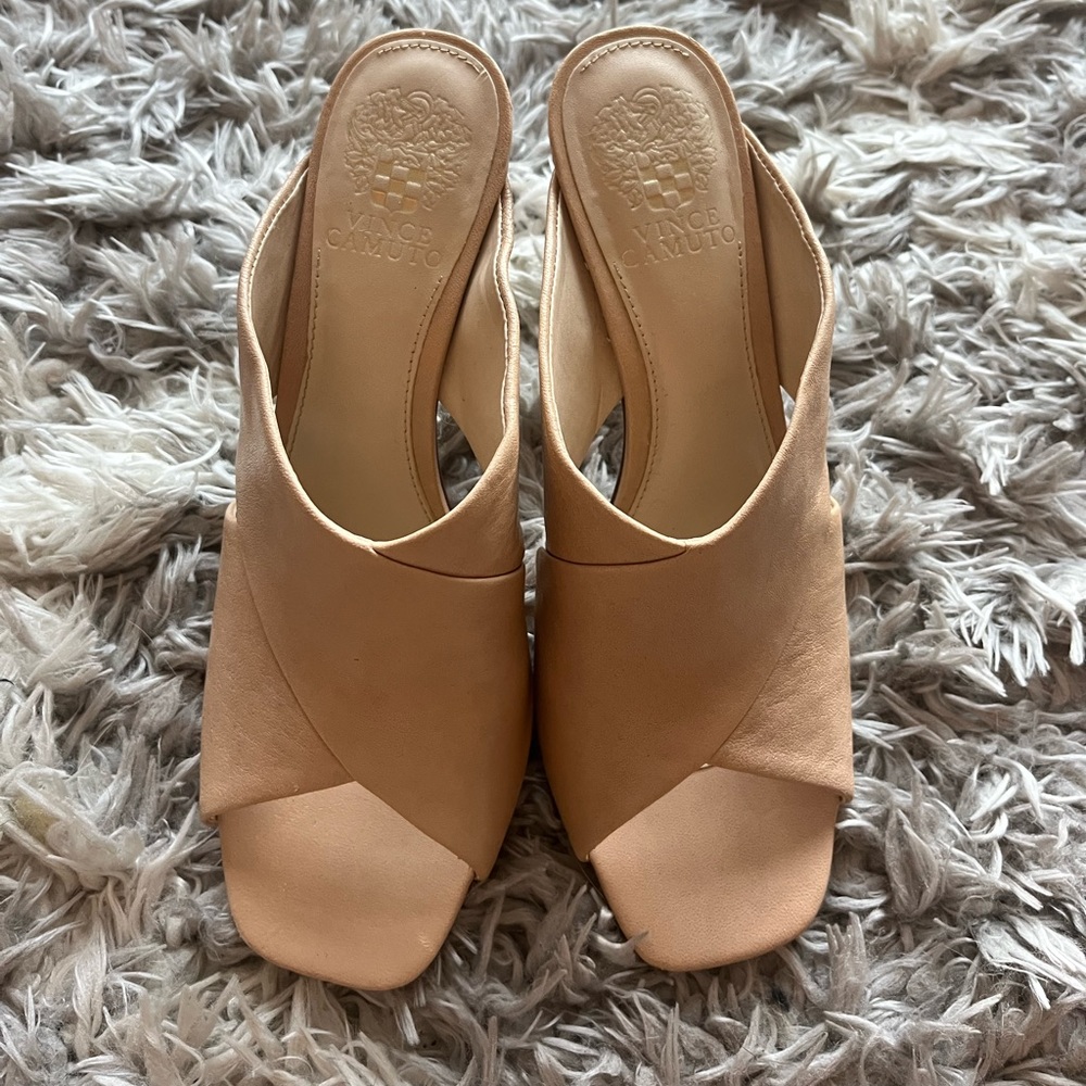 Vince Camuto work heels - light beige / pink